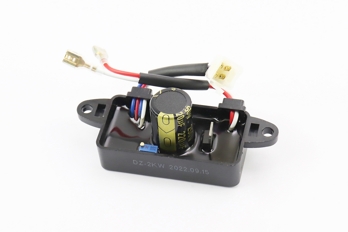 Реле напряжения AVR однофазное 2-3,5кВт (корпус - прямоугольник, пластик, контакты - 2 "мама" + 4 "папа", 250V, 220µF)