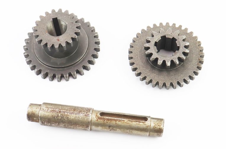 КПП – Вал вторинний L-145mm+шестерня Z-19×29+шестерня первинного валу Z-15-33, к-кт 3шт 81-1