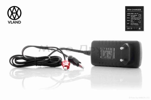 Зарядное устройство аккумулятора  12V 2.5/20Ah  "VLAND"