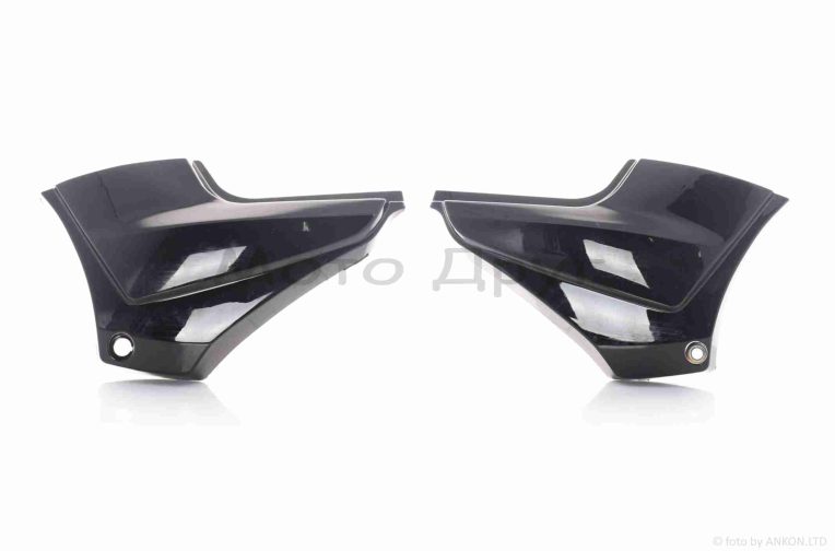 Пластик BIRD X-3 боковая пара на бардачок, черные “SKYMOTO”