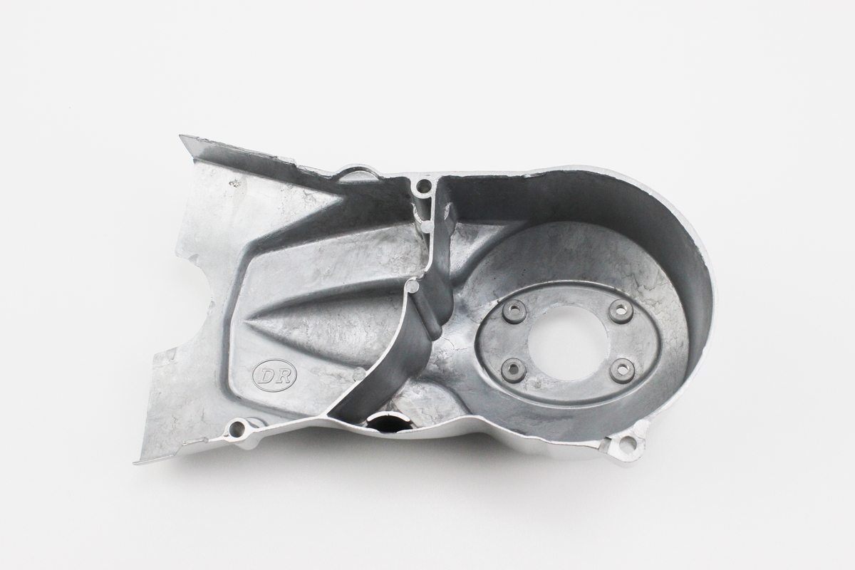 Крышка двигателя левая для бесстартерного типа, тип 2 — изображение 3
