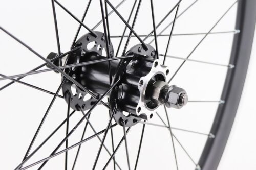 Колесо 24" переднее Disk-brake, обод алюминиевый, втулка 14Gx36H, крепл. гайка, "GRAVITY" (возм. царапины) — изображение 3