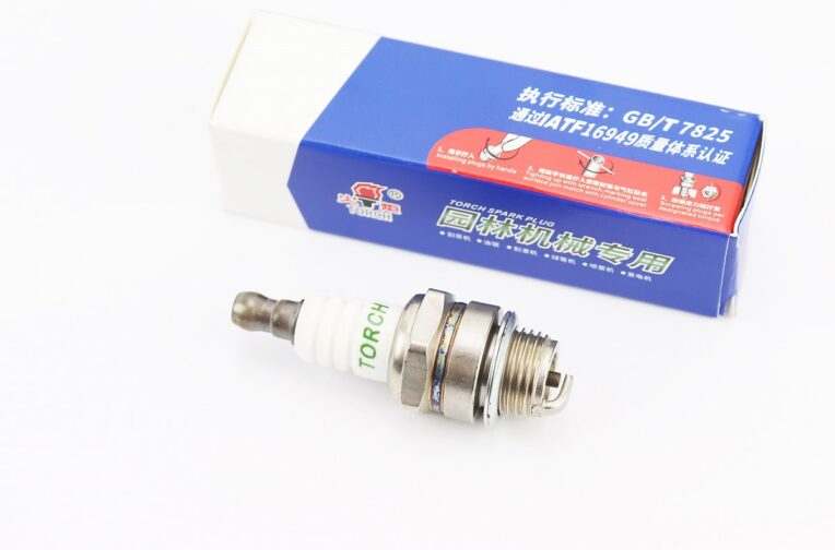 Свеча 2T BM6A – M14 L8 – пилы/косы (упаковка TORCH)