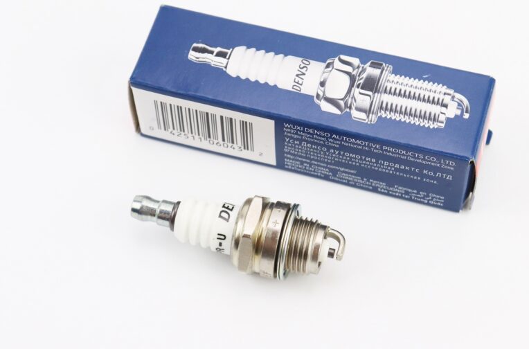 Свічка 2Т W22MPR-U – M14 L10 – пили/коси