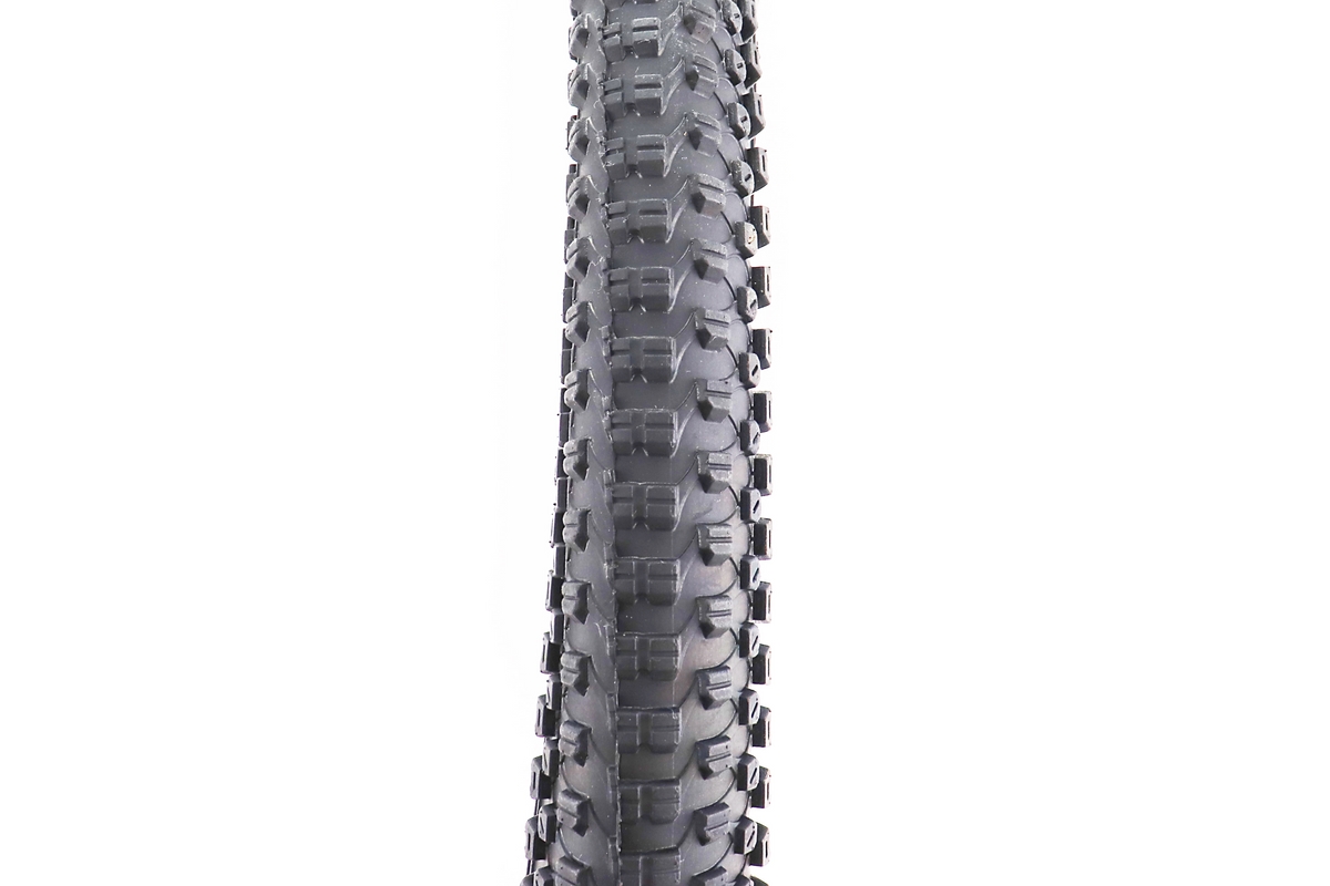 Шина 20"х2,35 (60-406) шипована P-800 - Зображення 4