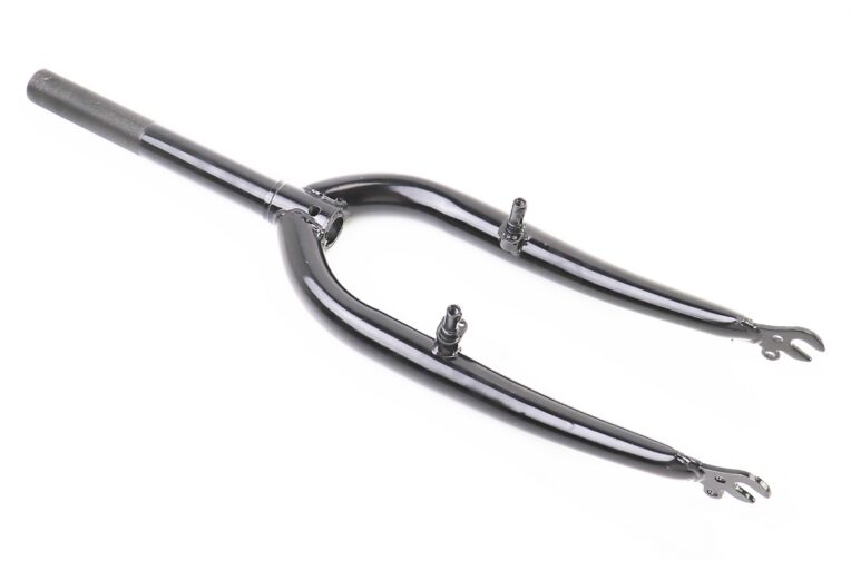 Вилка 20″ с резьбой 1″ (25,4мм), шток 200мм, V-brake, чёрная