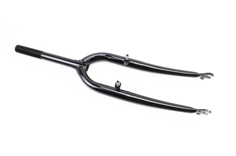 Вилка 24″ с резьбой 1″ (25,4мм), шток 200мм, V-brake, чёрная (возможны царапины, дефекты покраски)