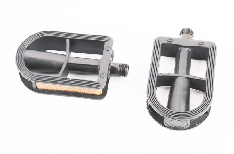 Педалі CHILD 9/16″ (96x65x26mm) пластикові, чорні YKX
