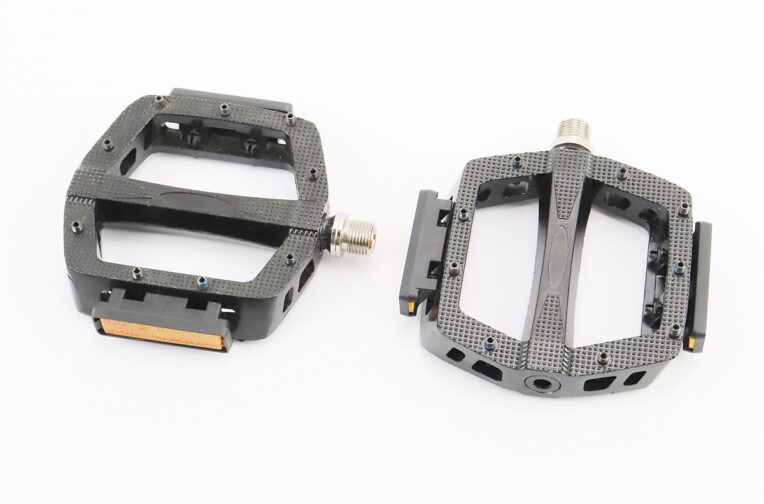 Педалі MTB широкі 9/16″ (112x103x21mm) зі знімними шипами, пром-підшипник (6*13*5) + голчастий (12*16*10), алюмінієві, NWL-388B