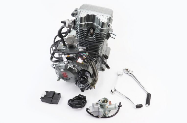 Двигун мотоциклетний в зборі CGT-250cc (водяне охолодження) + карбюратор, комутатор, котушка запалювання, тип 2