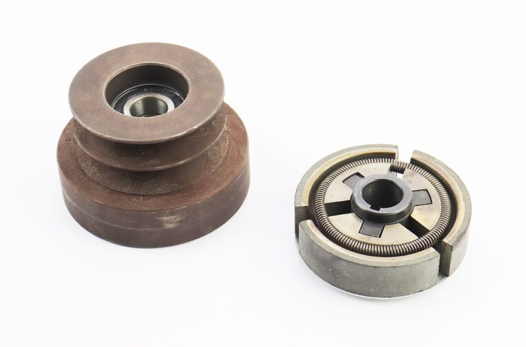 Шкив-муфта сцепления вариаторного типа (под коленвал d-20mm, D-102mm, два паза под ремень SPB) 168F/170F