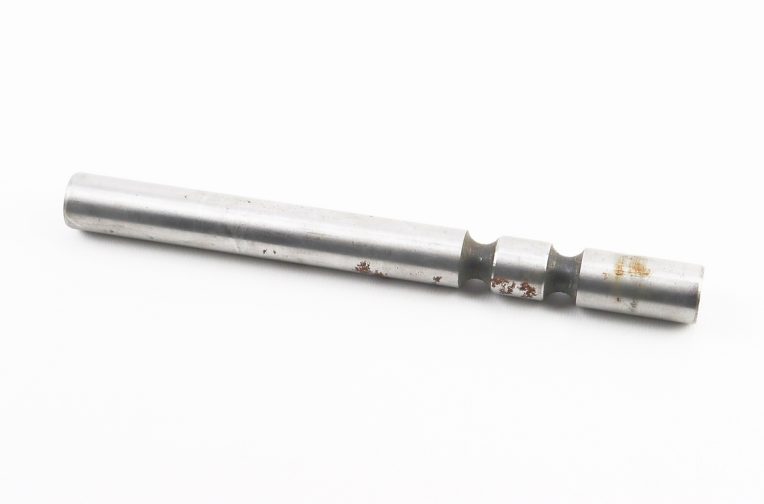 Вісь вилки підвищуючої/знижувальної шестерні L-152mm 101-2 (можливий наліт)