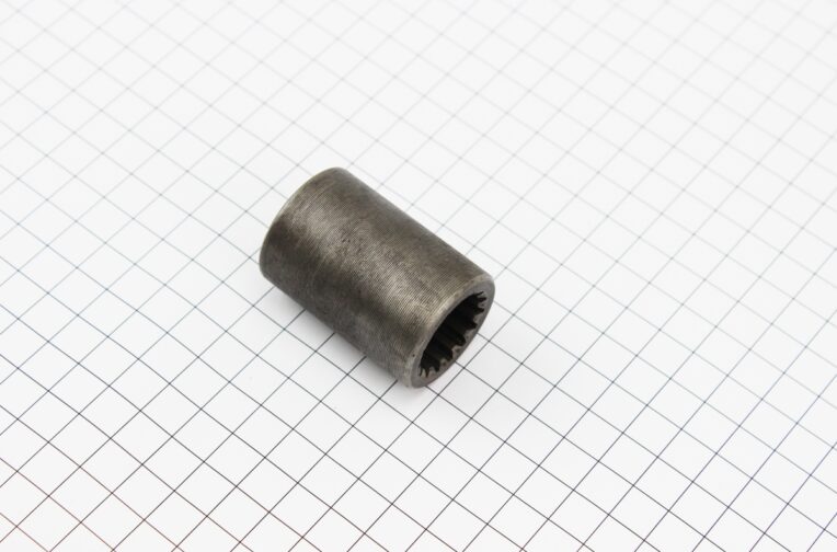 Втулка сполучна вала привода переднього моста D-33mm, L-48mm, Z-15 (304.36.113)