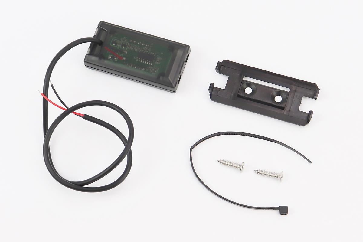 ВОЛЬТМЕТР с дисплеем, красный циферблат (универсальный, компактный) — изображение 2