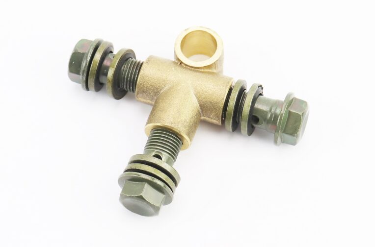 Тройник тормозной системы к-кт