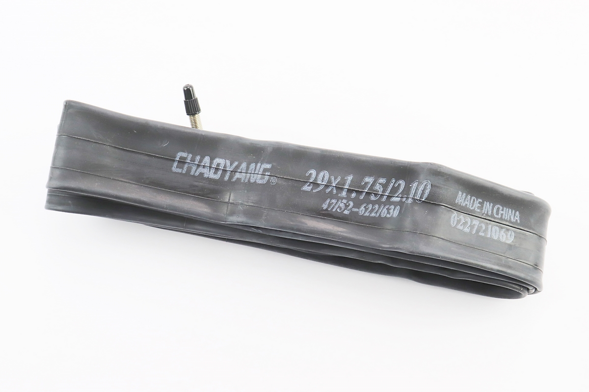 Камера 29"х1,75/2,10 с ниппелем (Presta FV-48) — изображение 2