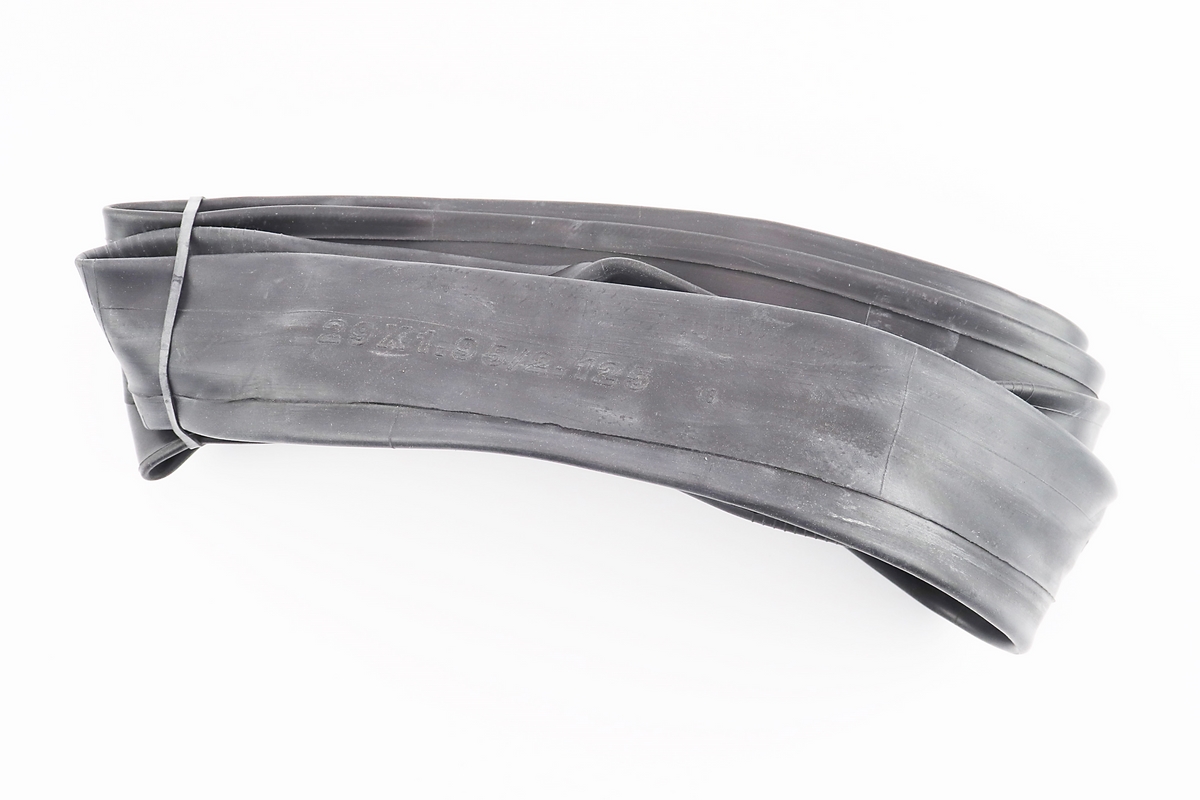 Камера 29"х1,95/2,125 з ніпелем (Presta FV-48) - Зображення 2