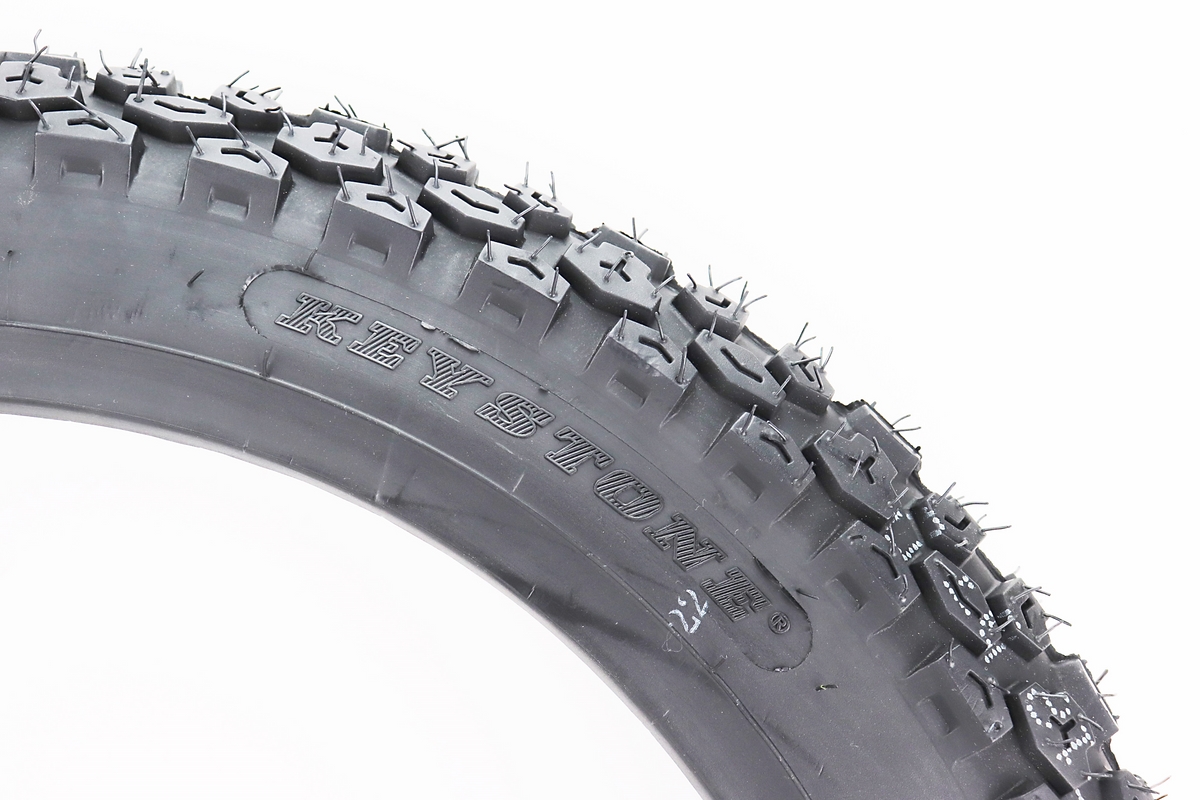 Шина 3,00-18 шипованная SY-012 — изображение 3