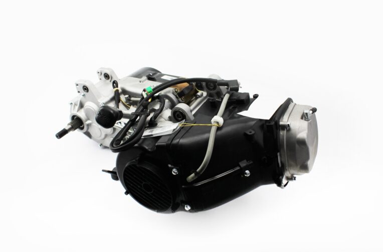 Двигун для квадроцикла (варіаторний) з редуктором задньої передачі в зборі 185куб.