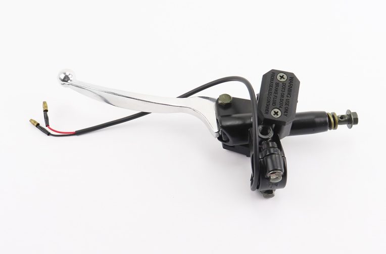 Гальмівний циліндр головний лівий на кермі, тип №4