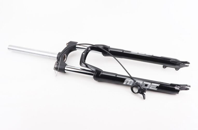 Вилка 29″ амортизаційна, без різьби 1-1/8″ (28,6мм), шток 255мм, з ходом 100мм, Disk-brake, пружинно-оливна, виносний Lockout, чорна N780