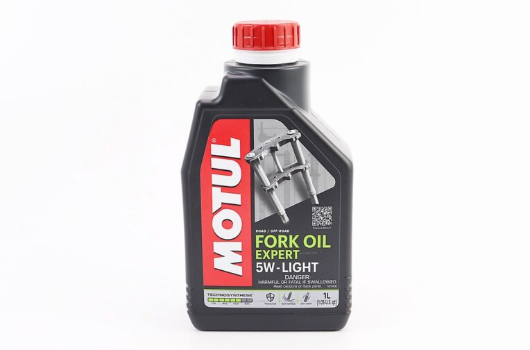 Олива 5W – напівсинтетична для амортизаторів та телескопічних вилок “Fork Oil Expert”, 1L