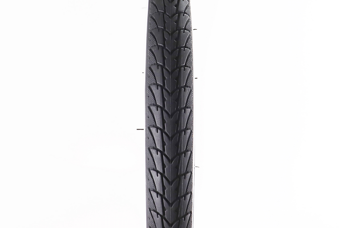 Шина 28" 700-40С (42-622) дорожная "елка" С1446 с белой полосой — изображение 4