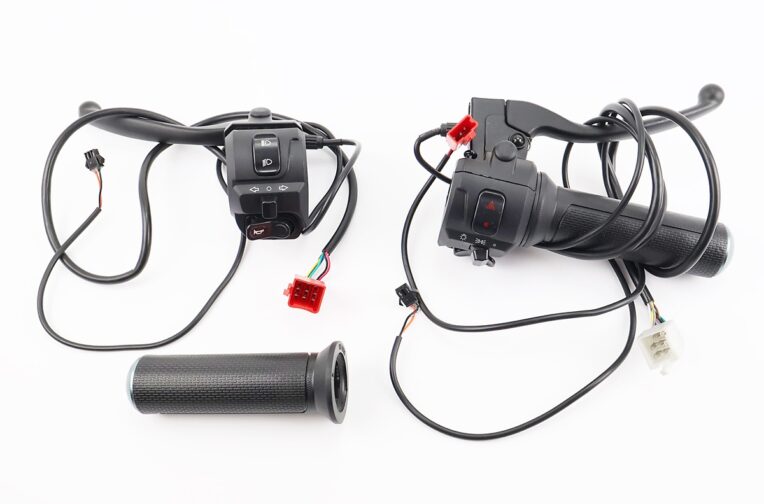 Ручки газа с переключателями + ручка тормоза + рычаги Л+П к-кт BOOSTER