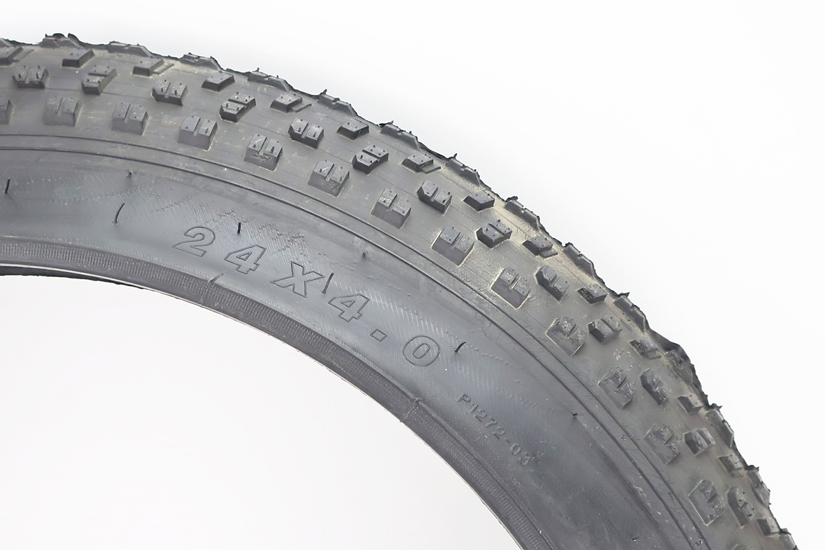 Шина 24"x4,00 шипованная 30TPI COMPASS для FAT BIKE — изображение 2