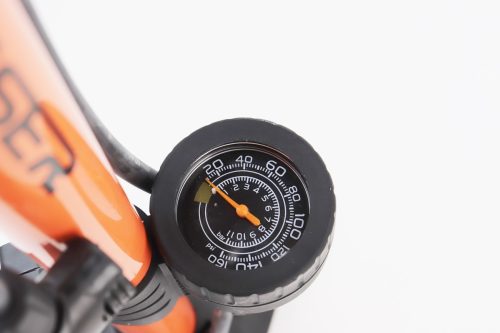 Насос ручной "напольный" с манометром 160 psi/11 bar, под штуцера Schrader&Presta, оранжевый LC-3261 — изображение 2