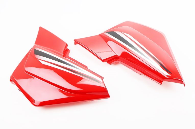 пластик Viper-V150A  – бічний середній лів, прав к-кт 2шт, ЧЕРВОНИЙ