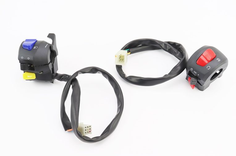 V200-R2 Блок кнопок на кермі лівий + правий, пара, тип 2