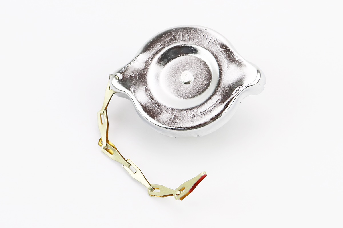 Кришка радіатора під горловину до D-56mm, d-клапана 38mm