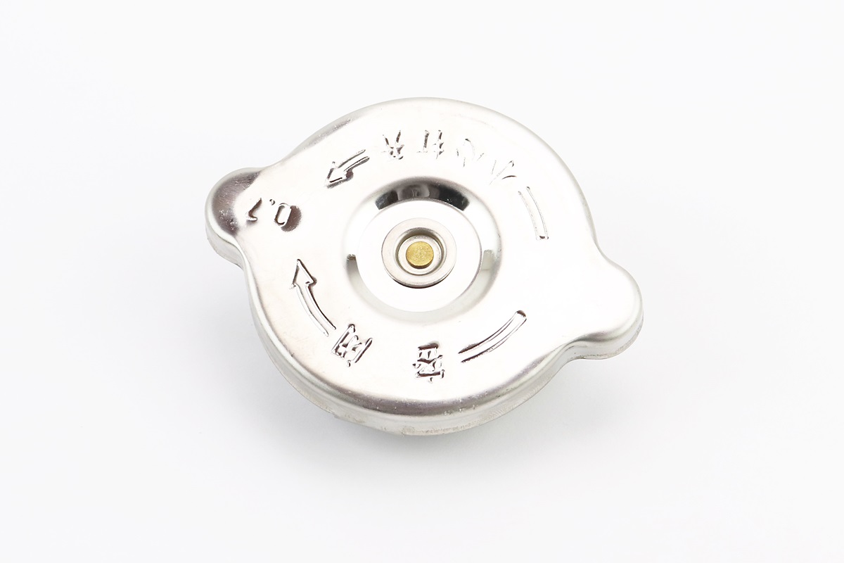 Крышка радиатора под горловину до D-66mm, d-клапана 45mm