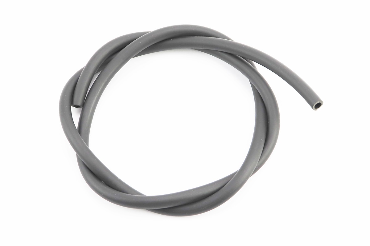 Шланг паливний 4,7x8,5мм - 1метр, чорний