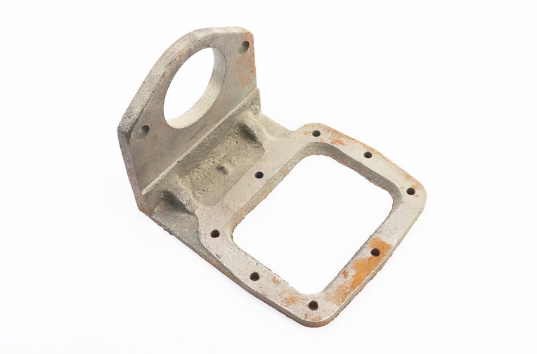 Кронштейн кріплення електростартера Dвн. – 67,50 mm