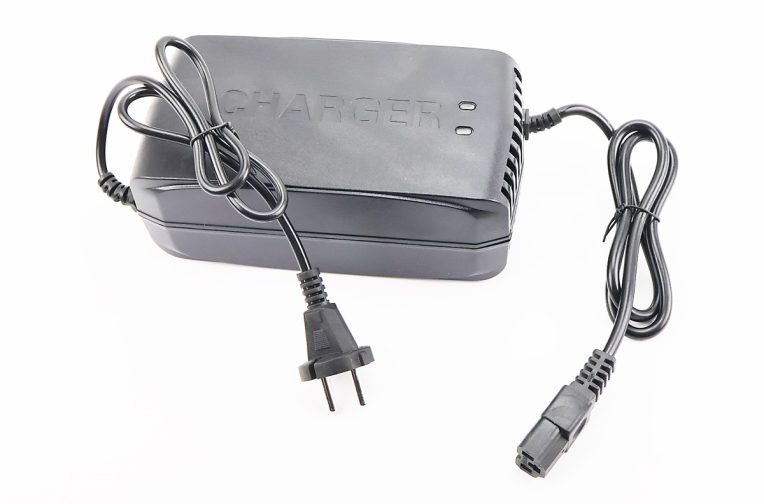 Зарядний пристрій 72V 20Ah TR-1