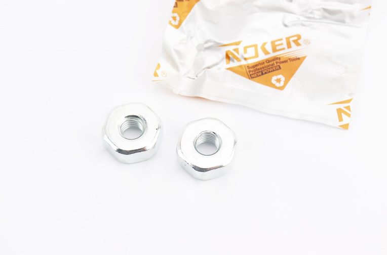 Гайка шины к-кт 2шт MS-170/171/180/181/190/200/210/211/230/250/270/290/340/341/360/361/440/460/640/660