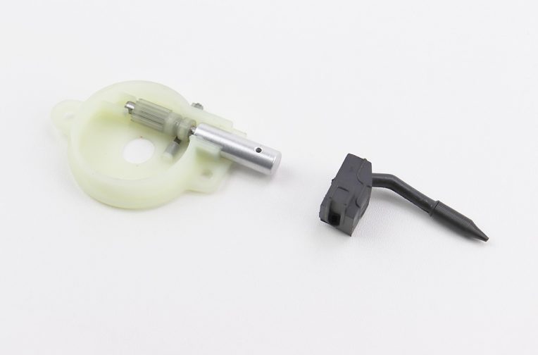 Насос масляный Husqvarna-137/142 + шланг масляный, пластиковая шестерня вала