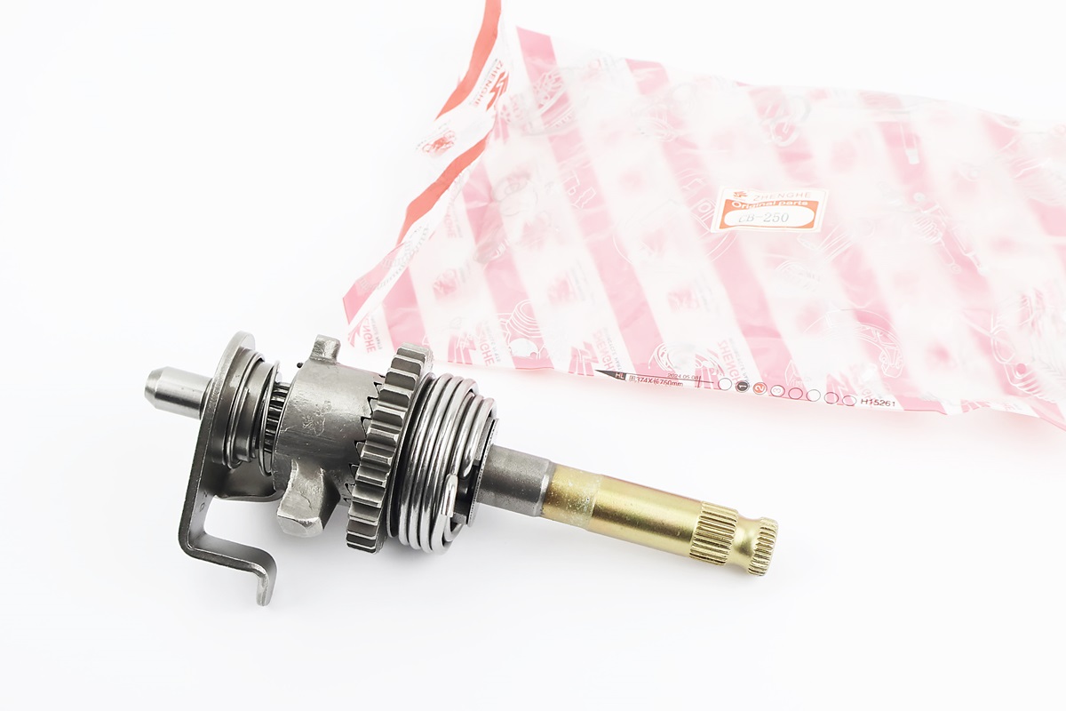 Вал кикстартера в сборе (шестерня, пружина) CB250