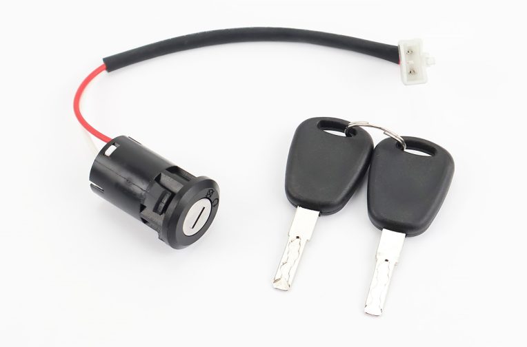 Замок запалювання + ключі CR-2