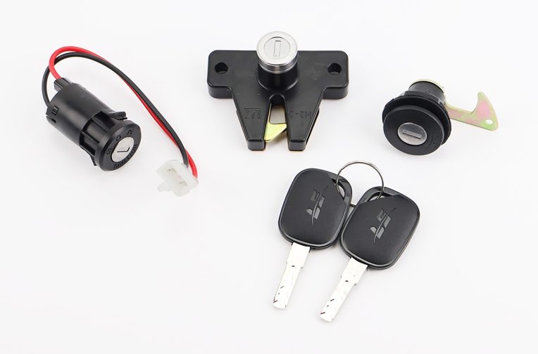 Замок запалювання к-кт TR-4