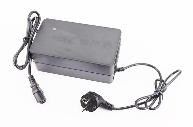 Зарядное устройство 60V 58Ah (6V 1A) Cargo16