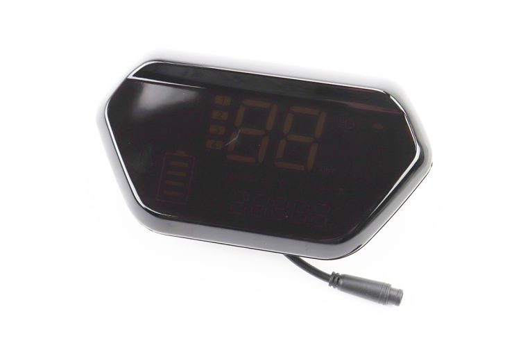 УЦЕНКА Приборная панель (экран) 60V, Dominator (трещина, см. фото)