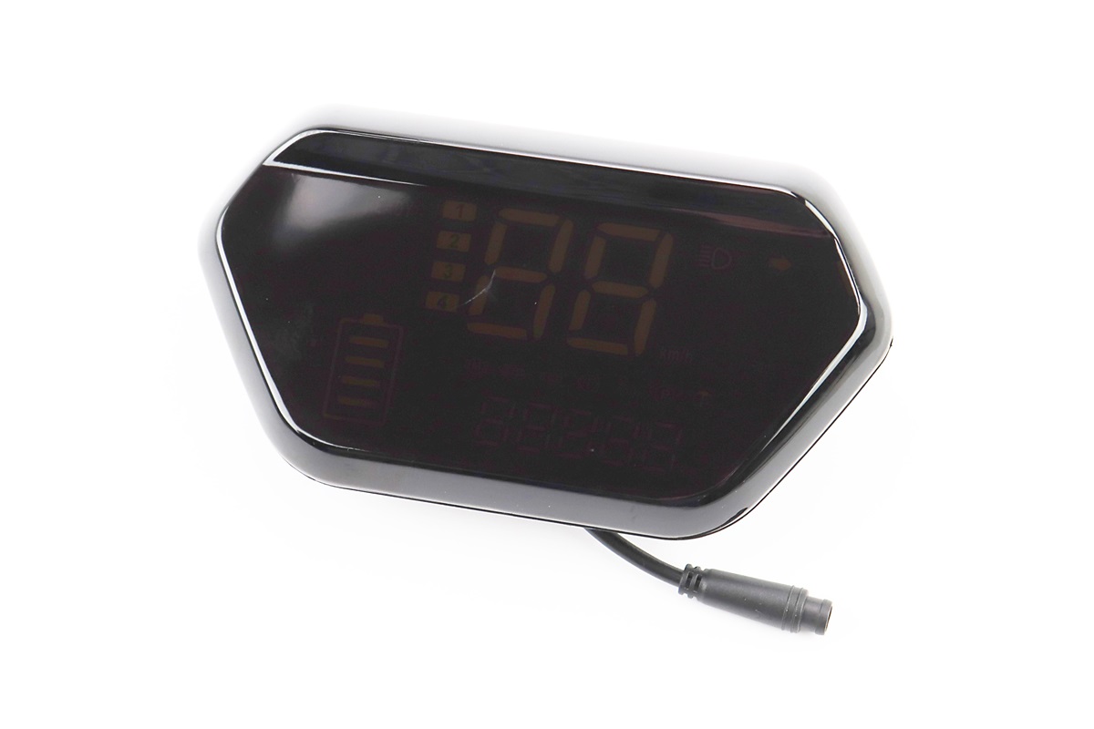 УЦЕНКА Приборная панель (экран) 60V, Dominator (трещина, см. фото)