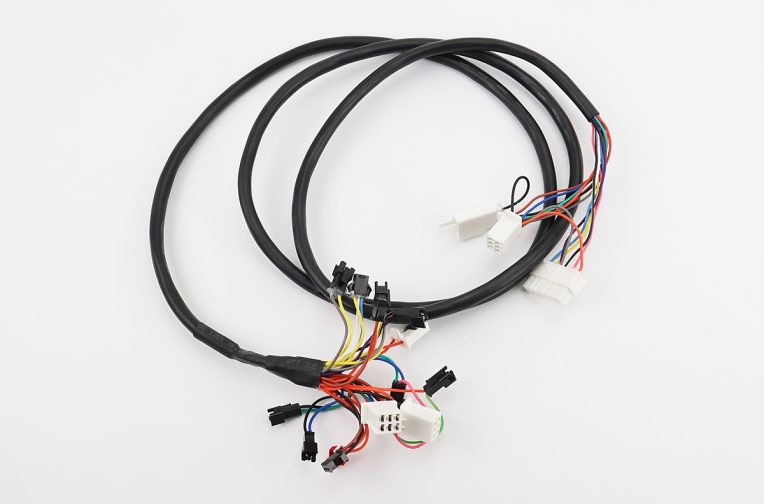 Проводка центральная с разъемами и клеммами CR-1