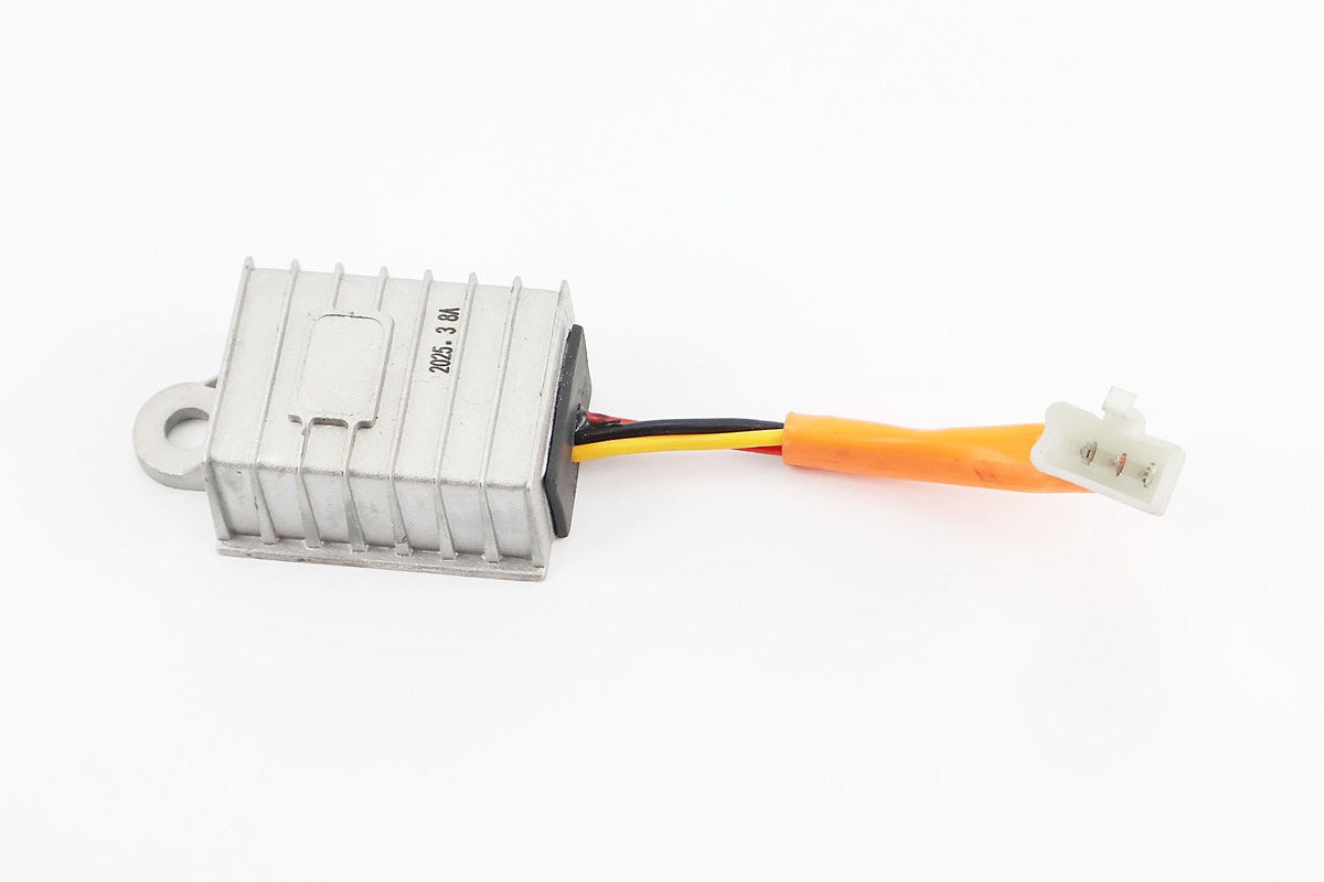 Регулятор напряжения Cargo12