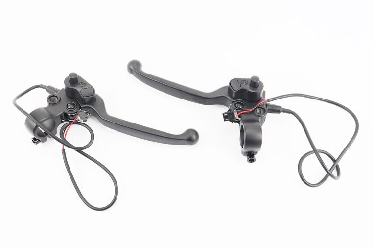Ручки тормоза Л+П к-кт TR-4
