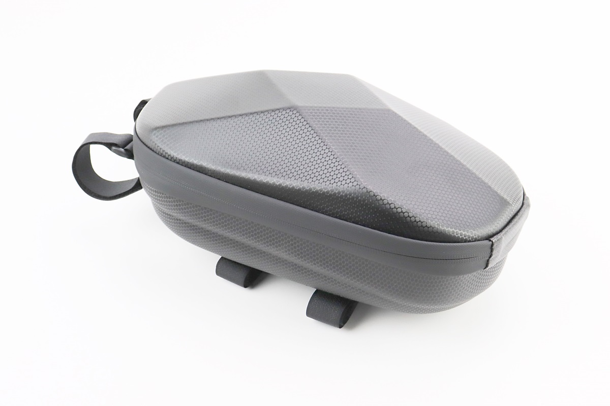 Сумка на кермо електросамокату (жорсткий чохол) 300x150x125мм, кріпл. на липучці, вологозахисна, "карбон" 033