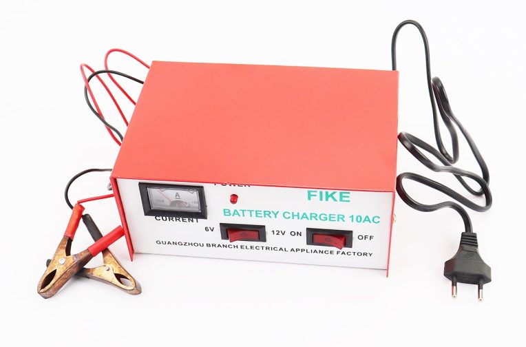 Зарядний пристрій для АКБ 6V / 12V стаціонарне 10AC